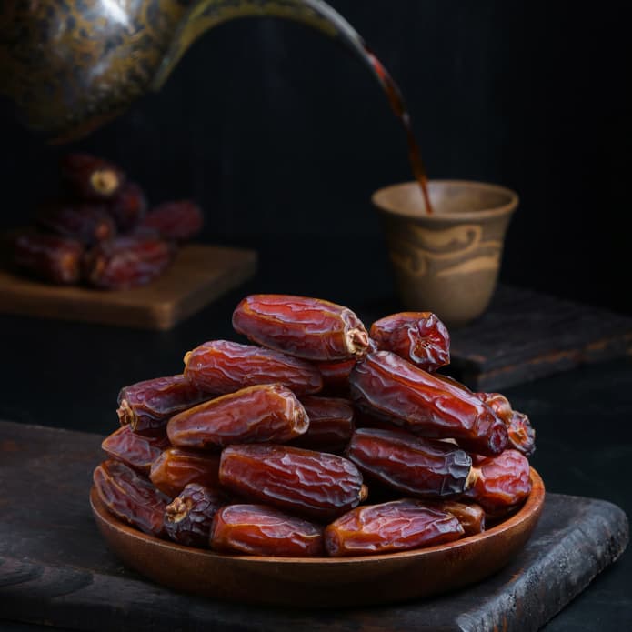 Bzuriyeh Mabroum Date 2
