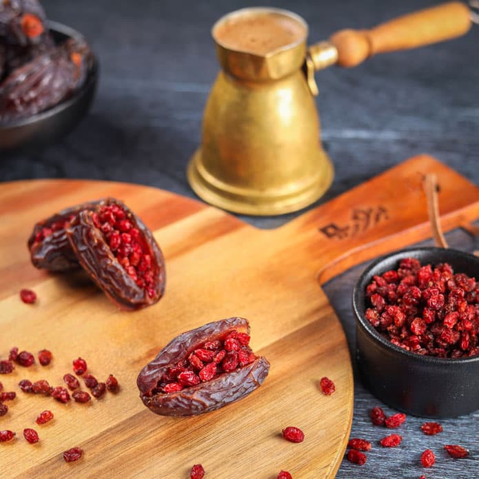 تمر محشي بالزرشك بزورية