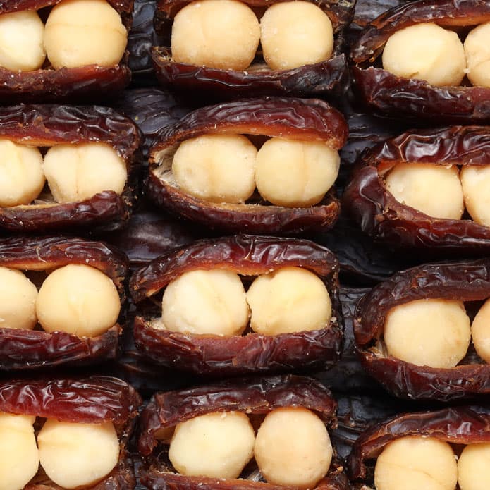 تمر محشي بالمكاداميا بزورية 2